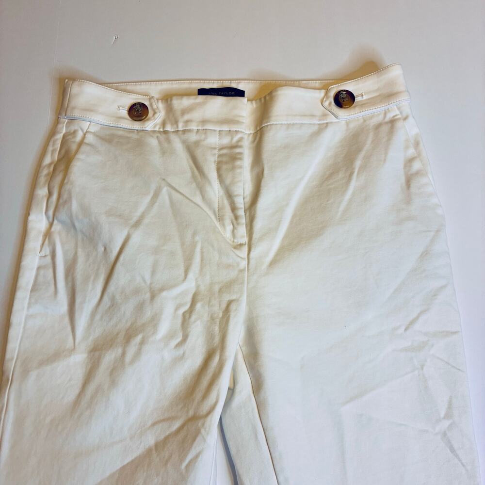 Ann Taylor White Kick Crop Slacks Pants Latch Closure Pockets Preppy US 6 NWOT
